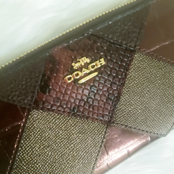 COACH Exotic Patchwork Accordion Zip Wallet NWT - Picture 9 of 11